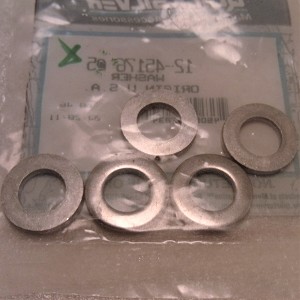 Package Shows Multiple Pieces, However Price and Order Quantity is Per Piece 