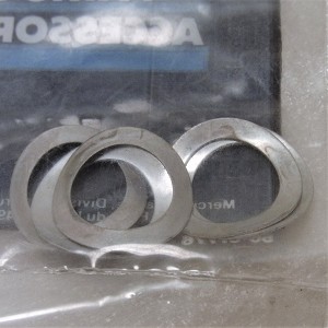 Package Shows Multiple Pieces, However Price and Order Quantity is Per Piece 