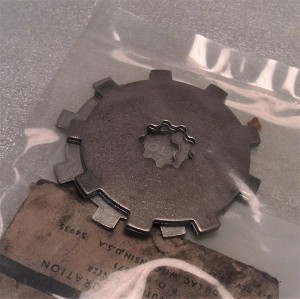 Package Shows Multiple Pieces, However Price and Order Quantity is Per Piece 