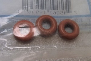 Multiple pieces are pictured, however price is per piece. 