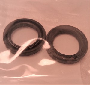 Multiple pieces are pictured, however price is per piece. 