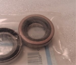 Multiple pieces are pictured, however price is per piece. 