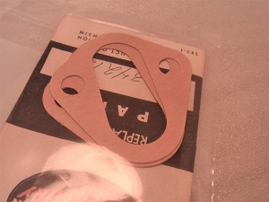 Multiple pieces are pictured, however price is per piece. 