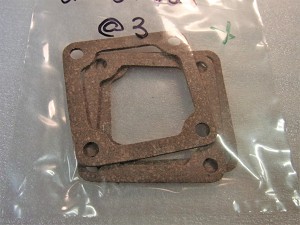 Multiple pieces are pictured, however price is per piece. 