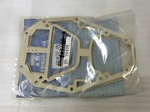 Multiple pieces are pictured, however price is per piece. 