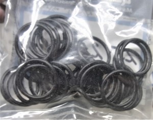 Multiple pieces are pictured, however price is per piece. 