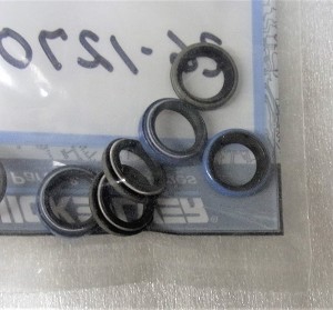 Multiple pieces are pictured, however price is per piece. 